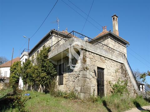 Moradia para Restaurar T6