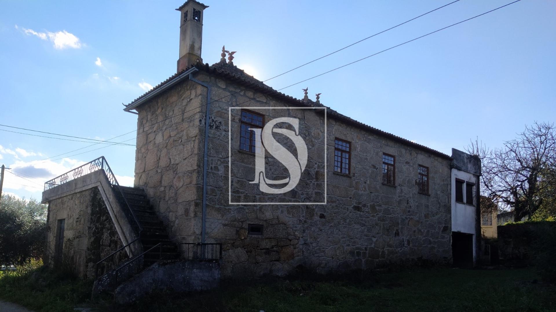 Moradia para Restaurar T6