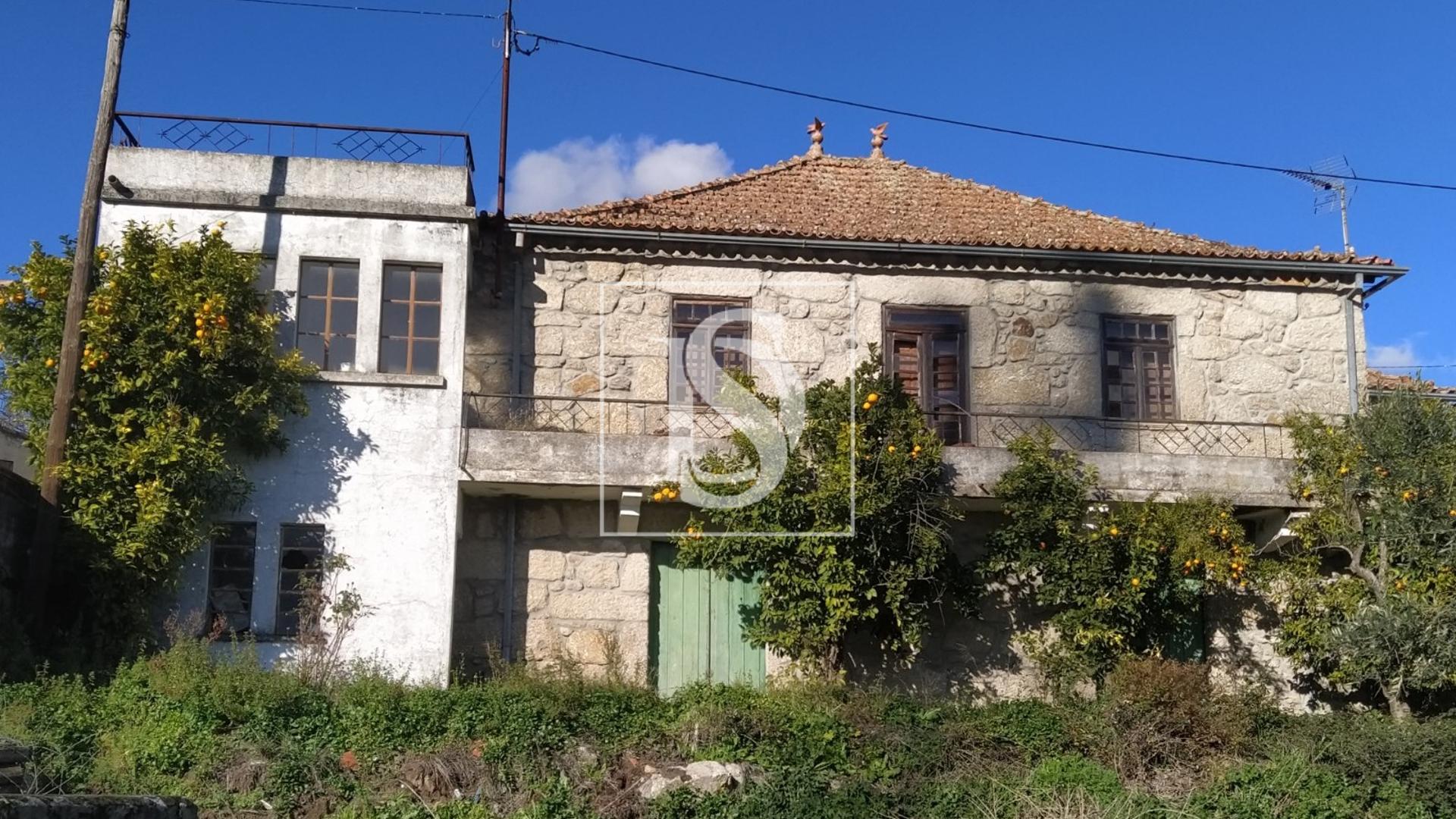 Moradia para Restaurar T6