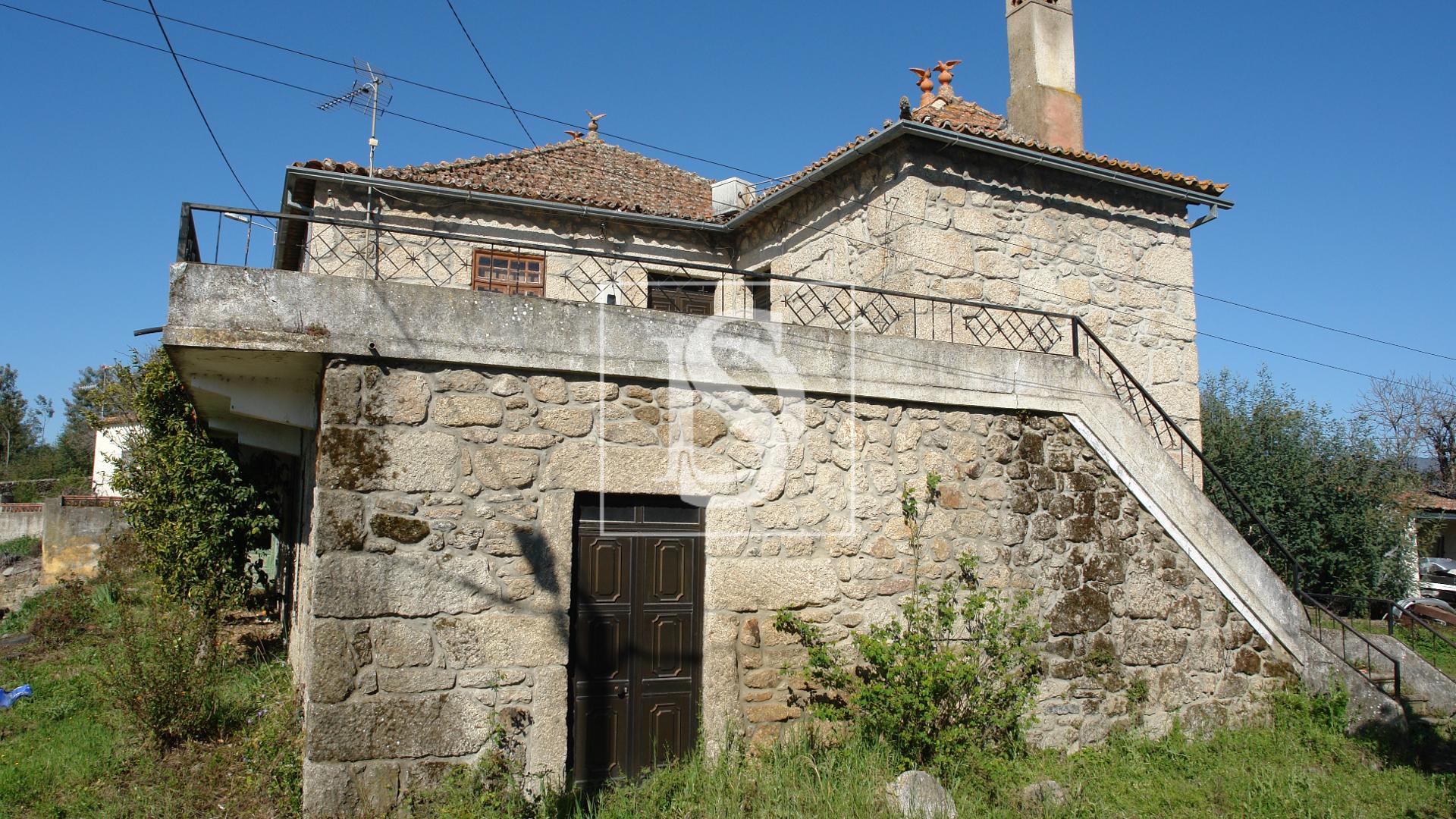 Moradia para Restaurar T6